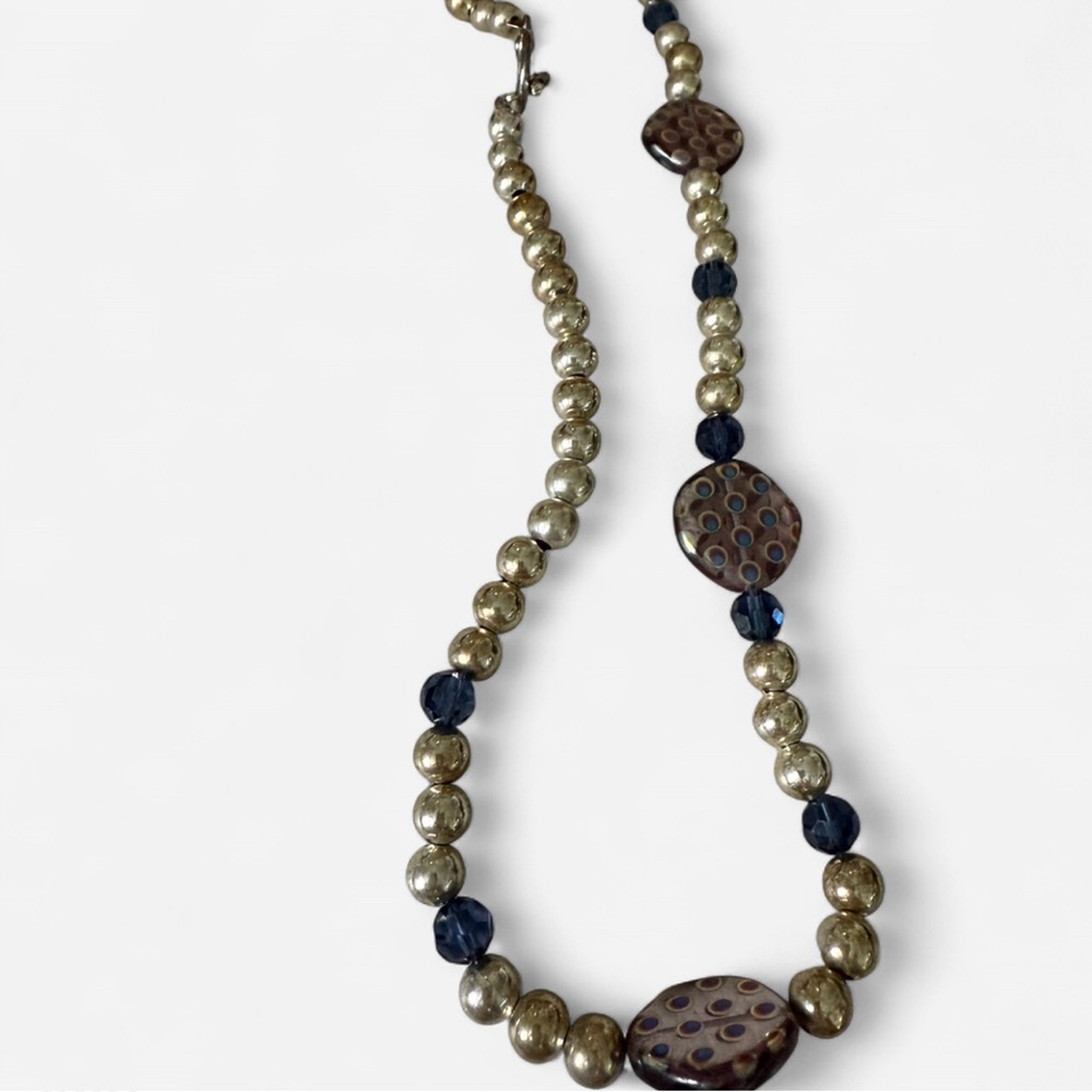 Elegant Beaded Necklace in Gold and Blue